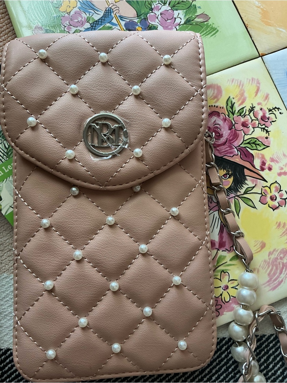 NWT Badgley Mischka Pearls Strap Phone‎ Case Diamond Quilting and Pearls